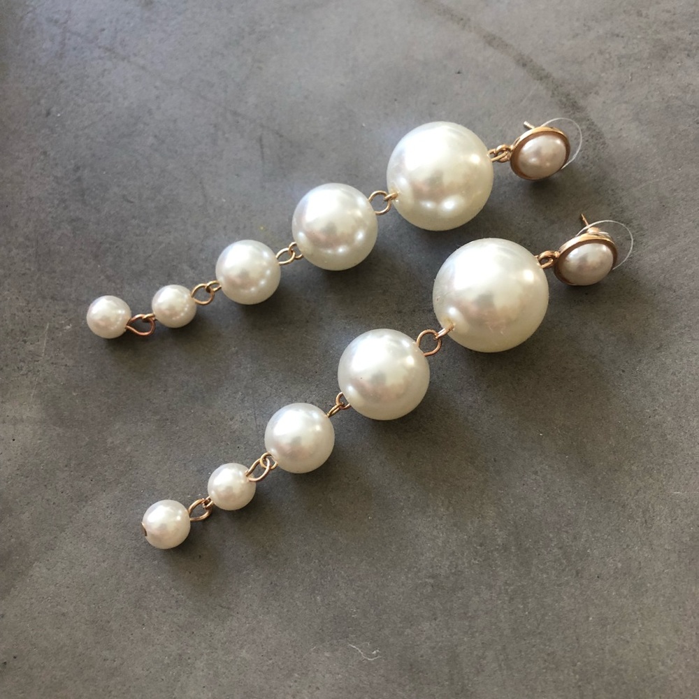 PEARL Long Drop Earrings - Picture 4 of 6
